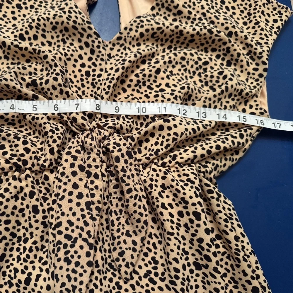 She + Sky Shorts Romper Animal Print V-Neck Peekaboo Back Slit Size S - Picture 6 of 10